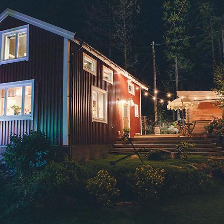 Lilla Dalbo "Adults Only, Djurfritt", Ulvoen Hoega Kusten Ulvöhamn Εξωτερικό φωτογραφία